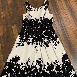 White House Black Market Fit and Flare Dress, SZ 2